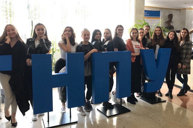 Студентки групи УФ-11